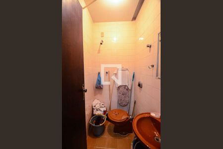 Apartamento à venda com 180m², 4 quartos e 3 vagasBanheiro de Serviço