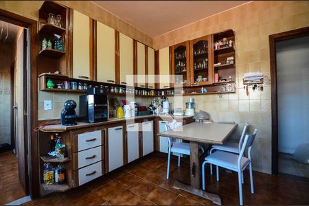 Apartamento à venda com 180m², 4 quartos e 3 vagasCozinha