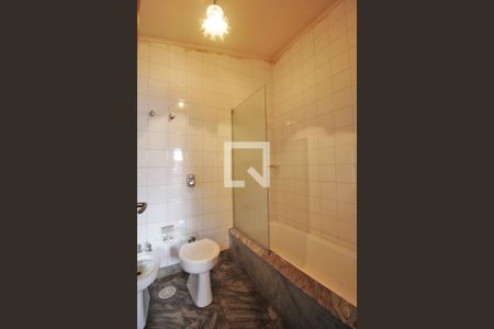 Casa à venda com 650m², 6 quartos e sem vagaBanheiro da Suíte 4