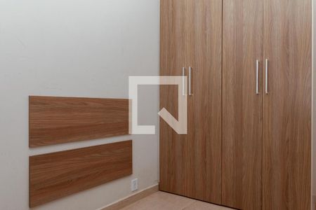 Quarto 1 de apartamento para alugar com 2 quartos, 60m² em Jardim Holanda, Uberlândia