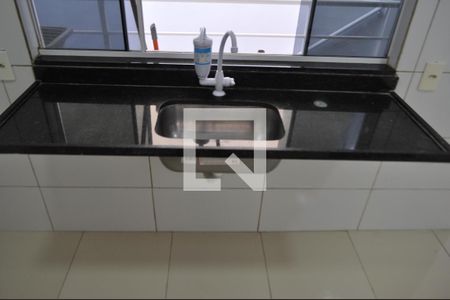 Pia de kitnet/studio para alugar com 1 quarto, 30m² em Jacarepaguá, Rio de Janeiro