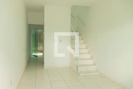 Sala de casa de condomínio para alugar com 2 quartos, 68m² em Banco de Areia, Mesquita