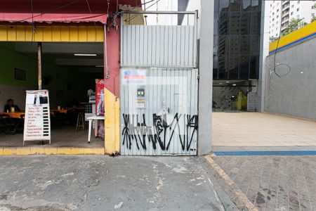 Fachada do Condomínio de casa para alugar com 3 quartos, 70m² em Vila Azevedo, São Paulo