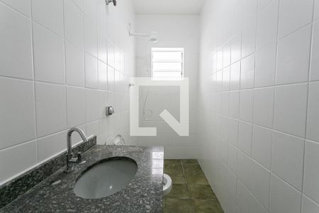 Banheiro de casa para alugar com 3 quartos, 70m² em Vila Azevedo, São Paulo