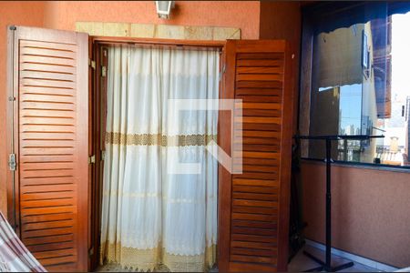 Casa à venda com 205m², 4 quartos e 3 vagasVaranda da Suíte 1