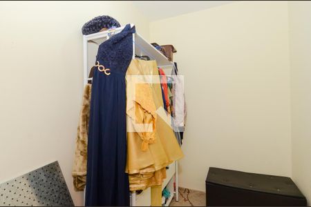 Casa à venda com 205m², 4 quartos e 3 vagasCloset