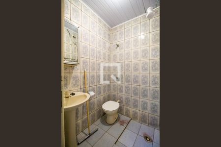 Banheiro  de casa de condomínio para alugar com 2 quartos, 70m² em Vila Monumento, São Paulo