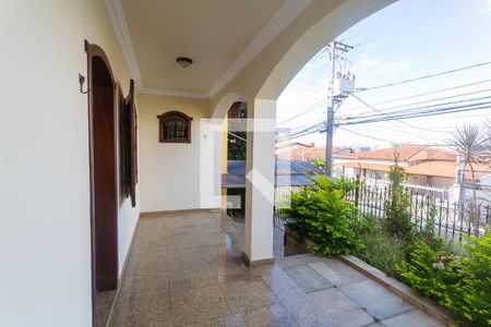 Casa à venda com 503m², 4 quartos e 4 vagas Casa à venda com 503m², 4 quartos e 4 vagasEntrada