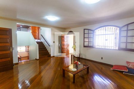 Casa à venda com 503m², 4 quartos e 4 vagas Casa à venda com 503m², 4 quartos e 4 vagasSala 4