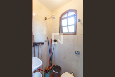 Casa à venda com 503m², 4 quartos e 4 vagas Casa à venda com 503m², 4 quartos e 4 vagasBanheiro de Serviço