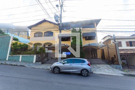 Casa à venda com 503m², 4 quartos e 4 vagas Casa à venda com 503m², 4 quartos e 4 vagasFachada