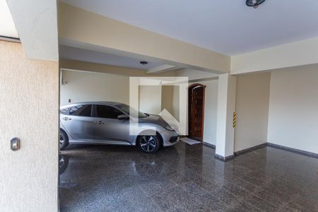 Casa à venda com 503m², 4 quartos e 4 vagas Casa à venda com 503m², 4 quartos e 4 vagasGaragem
