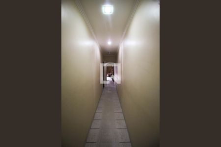 Casa à venda com 100m², 3 quartos e 2 vagasCorredor