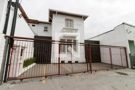 Casa para alugar com 750m², 6 quartos e 8 vagasFachada