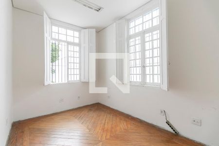 Casa para alugar com 750m², 6 quartos e 8 vagasDormitório 2