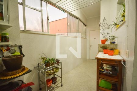 Apartamento à venda com 260m², 4 quartos e 1 vagaÁrea de Serviço