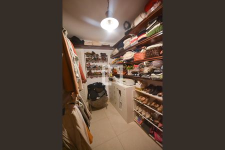 Apartamento à venda com 260m², 4 quartos e 1 vagaCloset