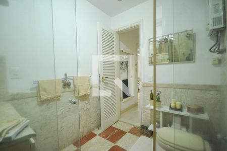 Apartamento à venda com 260m², 4 quartos e 1 vagaBanheiro da suite