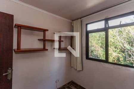 Quarto 1 de apartamento para alugar com 2 quartos, 45m² em Boa Vista, Curitiba