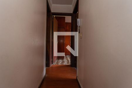 Corredor de apartamento para alugar com 2 quartos, 45m² em Boa Vista, Curitiba