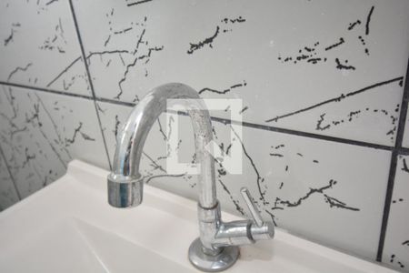 Apartamento para alugar com 60m², 2 quartos e sem vagaBanheiro - Torneira