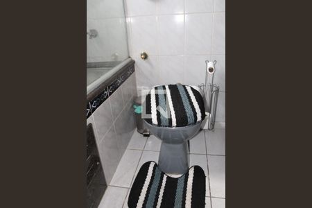 Casa à venda com 197m², 3 quartos e 2 vagasBanheiro 1