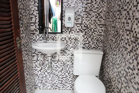 Casa à venda com 197m², 3 quartos e 2 vagasBanheiro de Serviço 1