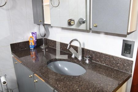 Casa à venda com 197m², 3 quartos e 2 vagasBanheiro 1