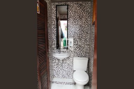 Casa à venda com 197m², 3 quartos e 2 vagasBanheiro de Serviço 1