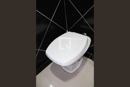 Casa à venda com 197m², 3 quartos e 2 vagasBanheiro de Serviço 2