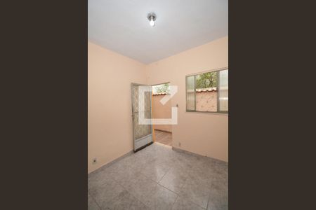Sala/Quarto de casa para alugar com 1 quarto, 25m² em Bento Ribeiro, Rio de Janeiro