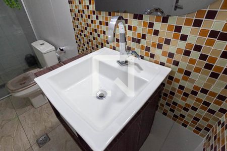Apartamento para alugar com 70m², 3 quartos e sem vaga Apartamento para alugar com 70m², 3 quartos e sem vagaBanheiro social