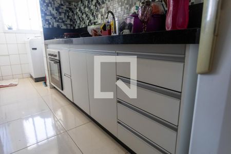 Cozinha - Armários de apartamento para alugar com 3 quartos, 76m² em Residencial Eldorado, Goiânia