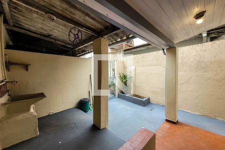 Casa à venda com 250m², 2 quartos e 2 vagasQuintal/Área de Serviço