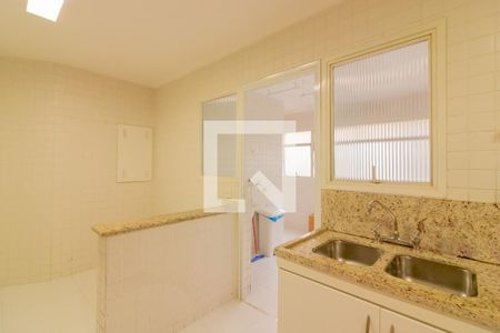 Apartamento para alugar com 169m², 3 quartos e 2 vagas Apartamento para alugar com 169m², 3 quartos e 2 vagasCozinha