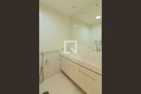 Apartamento para alugar com 169m², 3 quartos e 2 vagas Apartamento para alugar com 169m², 3 quartos e 2 vagasBanheiro