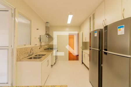 Apartamento para alugar com 169m², 3 quartos e 2 vagas Apartamento para alugar com 169m², 3 quartos e 2 vagasCozinha