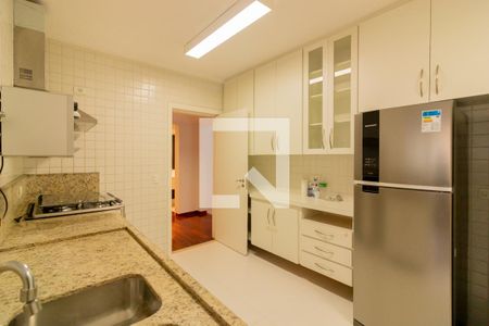 Apartamento para alugar com 169m², 3 quartos e 2 vagas Apartamento para alugar com 169m², 3 quartos e 2 vagasCozinha
