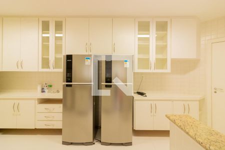 Apartamento para alugar com 169m², 3 quartos e 2 vagas Apartamento para alugar com 169m², 3 quartos e 2 vagasCozinha