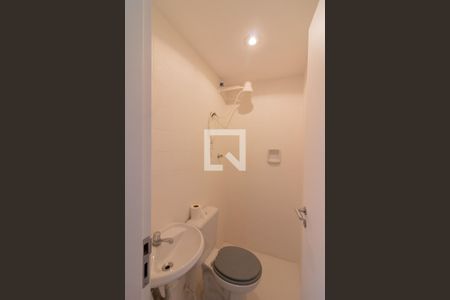 Apartamento para alugar com 169m², 3 quartos e 2 vagas Apartamento para alugar com 169m², 3 quartos e 2 vagasBanheiro de Serviço