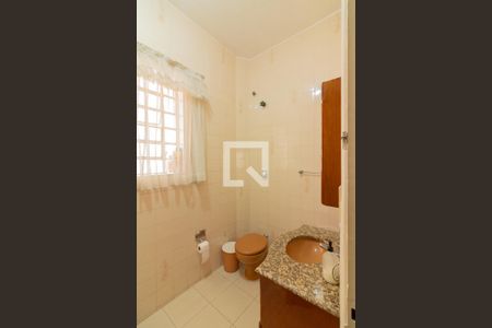 Casa à venda com 180m², 2 quartos e 2 vagasBanheiro