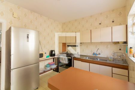 Casa à venda com 180m², 2 quartos e 2 vagasCozinha