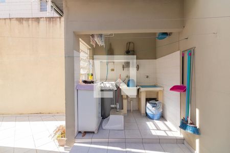 Casa à venda com 180m², 2 quartos e 2 vagasÁrea de Serviço