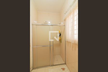 Casa à venda com 180m², 2 quartos e 2 vagasBanheiro