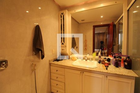 Apartamento à venda com 334m², 3 quartos e 4 vagasBanheiro - Suíte