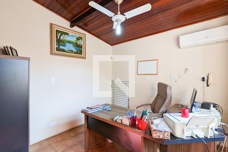 Casa à venda com 130m², 3 quartos e 3 vagas Casa à venda com 130m², 3 quartos e 3 vagasHome Office