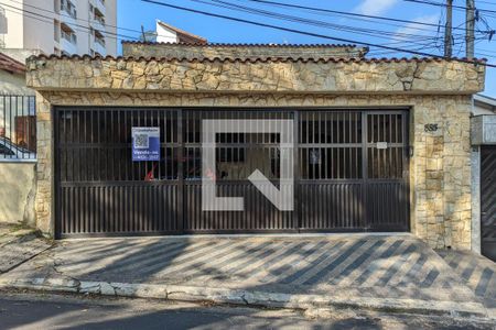 Casa à venda com 130m², 3 quartos e 3 vagas Casa à venda com 130m², 3 quartos e 3 vagasFachada