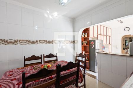 Casa à venda com 130m², 3 quartos e 3 vagas Casa à venda com 130m², 3 quartos e 3 vagasCopa