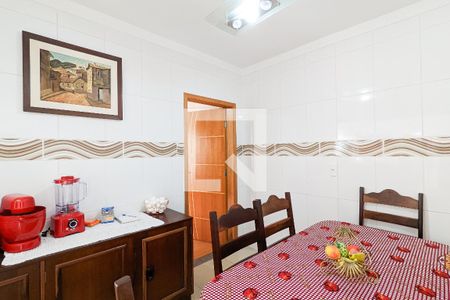 Casa à venda com 130m², 3 quartos e 3 vagas Casa à venda com 130m², 3 quartos e 3 vagasCopa