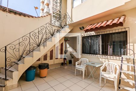 Casa à venda com 130m², 3 quartos e 3 vagas Casa à venda com 130m², 3 quartos e 3 vagasÁrea de serviço